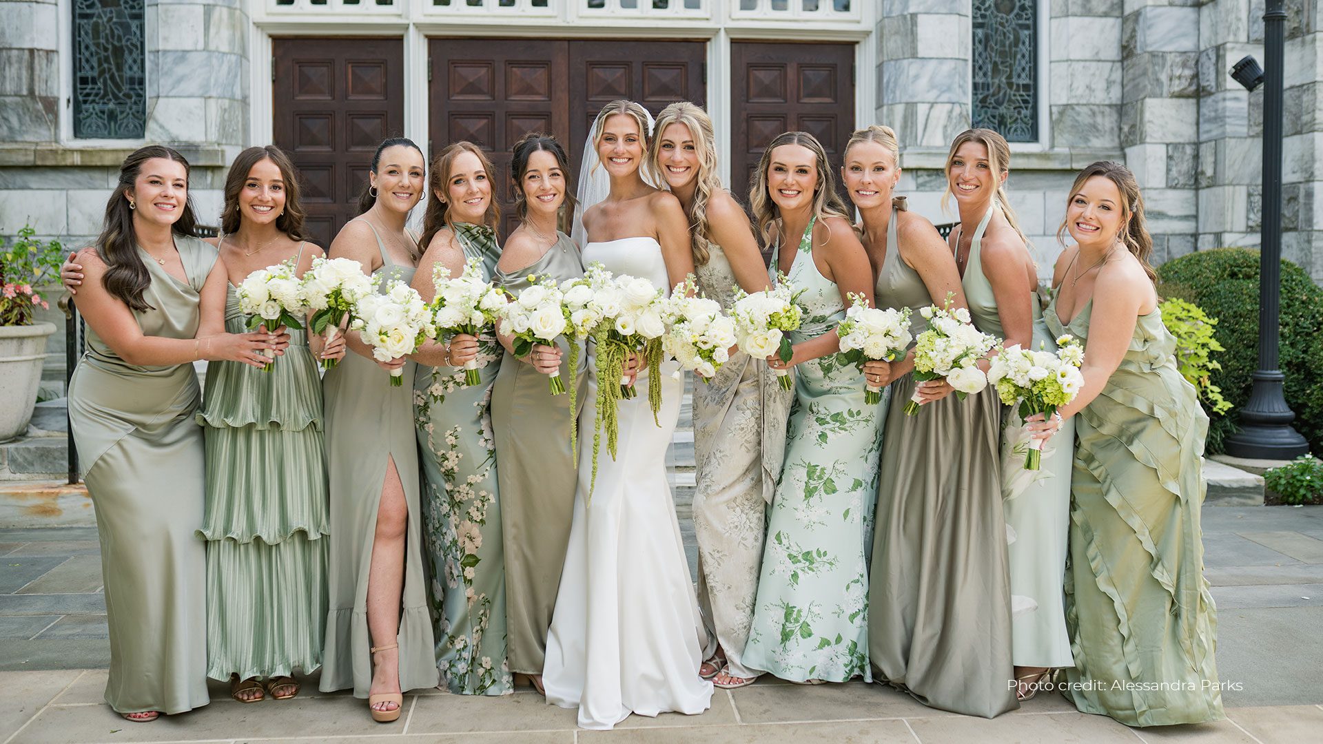 COLOR DRENCHING: THE ART OF IMMERSIVE WEDDING DESIGN